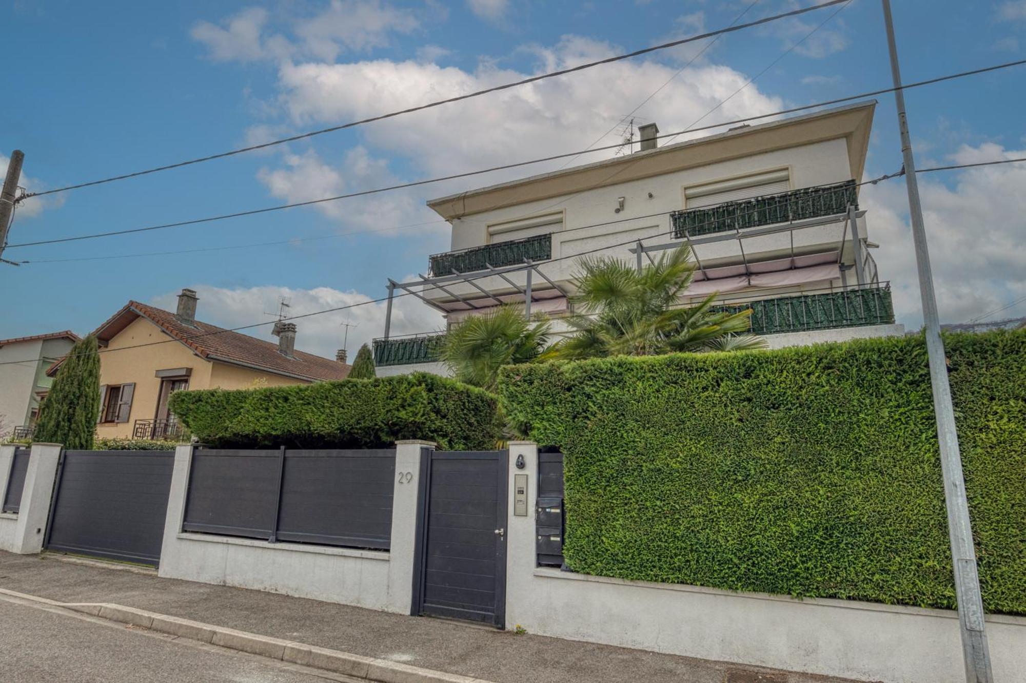 La Villa - Piscine / Karaoke / Jeux Fontaine  エクステリア 写真